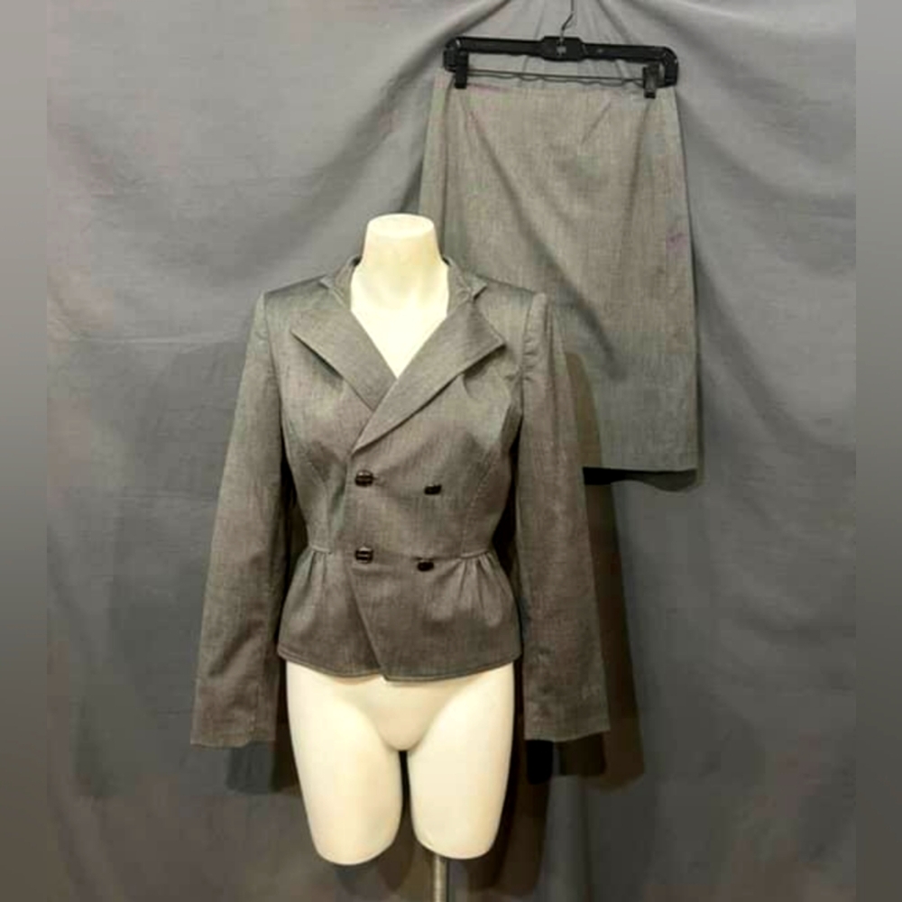 Tahari Gray Skirt Set
